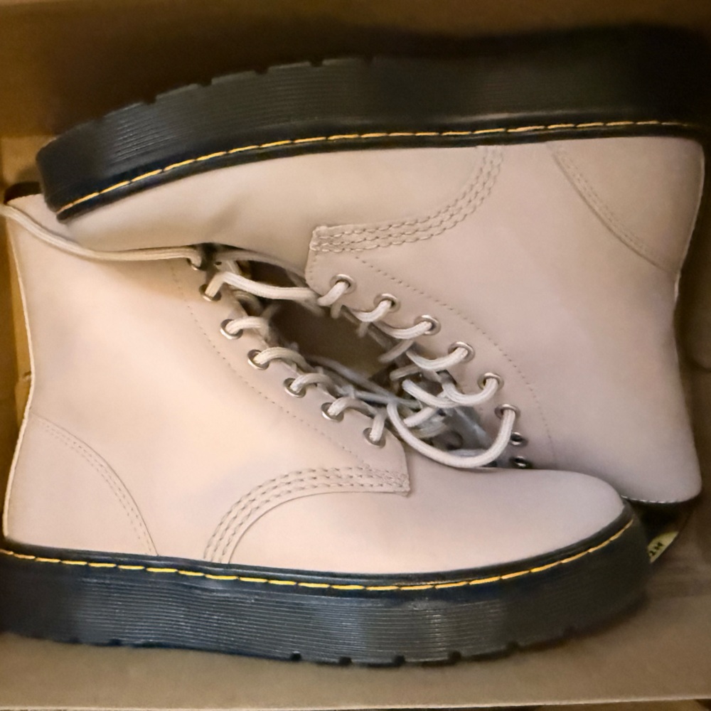 New-Zavala Vintage Taupe Dr Martens Sz 8